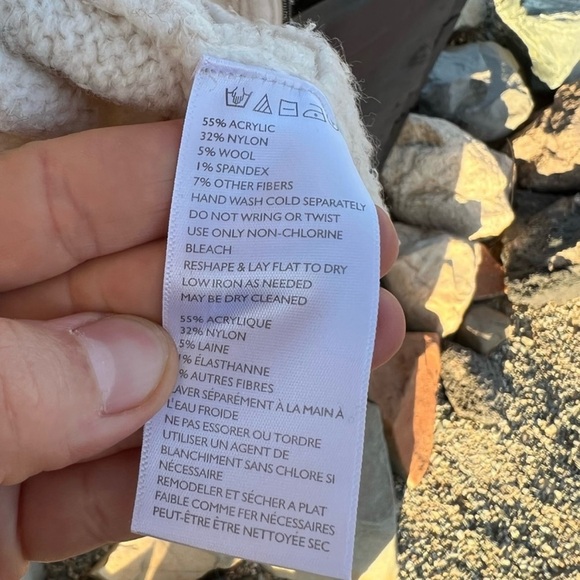 UO Ying Yang Sweater Small - Picture 7 of 9